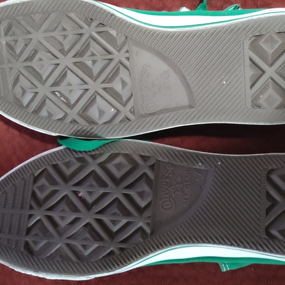 Women's Converse - Picture 2 of 3